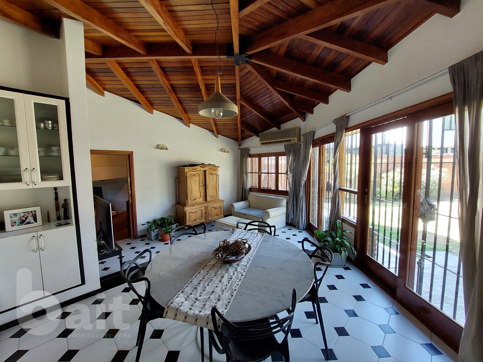 Venta casa Villa Belgrano 5 dormitorios, impecable!!