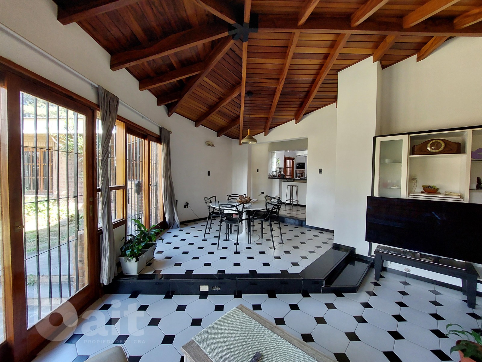 Venta casa Villa Belgrano 5 dormitorios, impecable!!