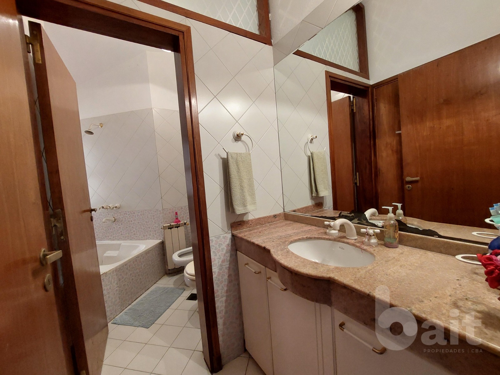 Venta casa Villa Belgrano 5 dormitorios, impecable!!