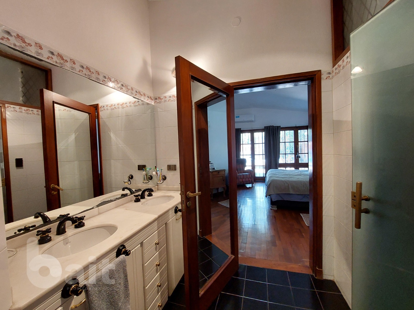 Venta casa Villa Belgrano 5 dormitorios, impecable!!