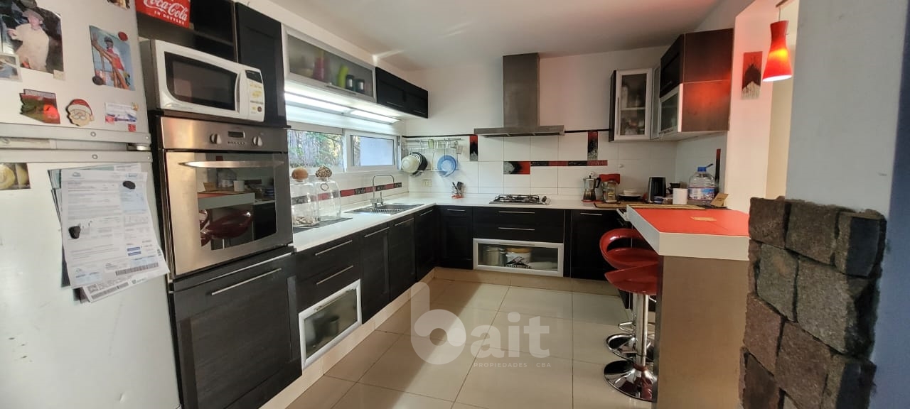 VENDO CASA 3 DORMITORIOS Y ESCRITORIO LOS ARBOLES VALLE  ESCONDIDO