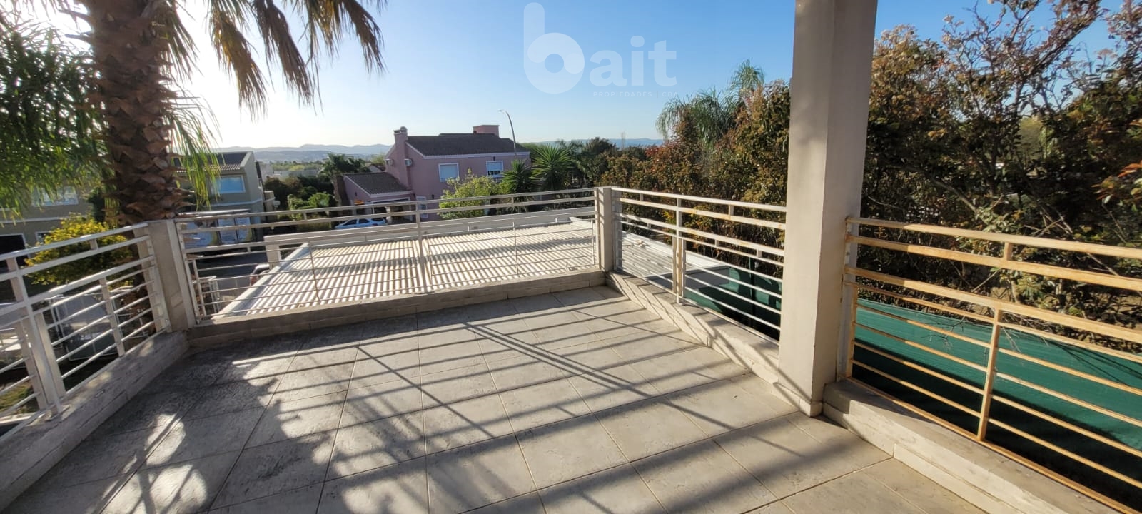 VENDO CASA 3 DORMITORIOS Y ESCRITORIO LOS ARBOLES VALLE  ESCONDIDO