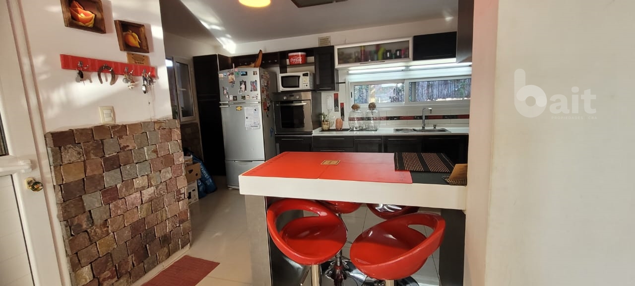 VENDO CASA 3 DORMITORIOS Y ESCRITORIO LOS ARBOLES VALLE  ESCONDIDO