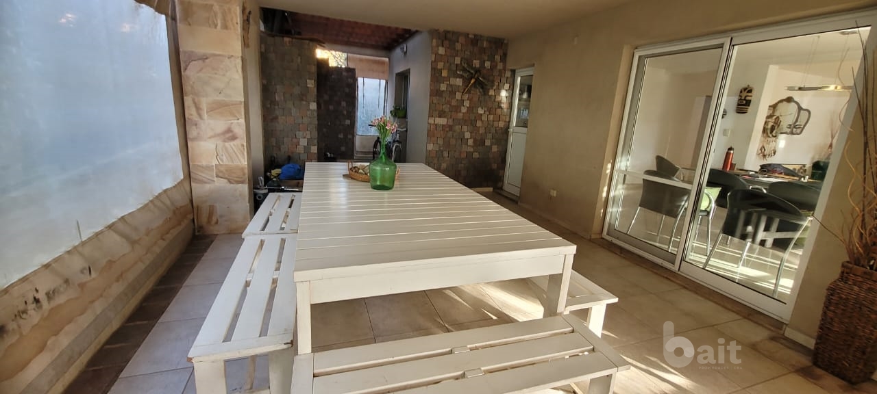 VENDO CASA 3 DORMITORIOS Y ESCRITORIO LOS ARBOLES VALLE  ESCONDIDO