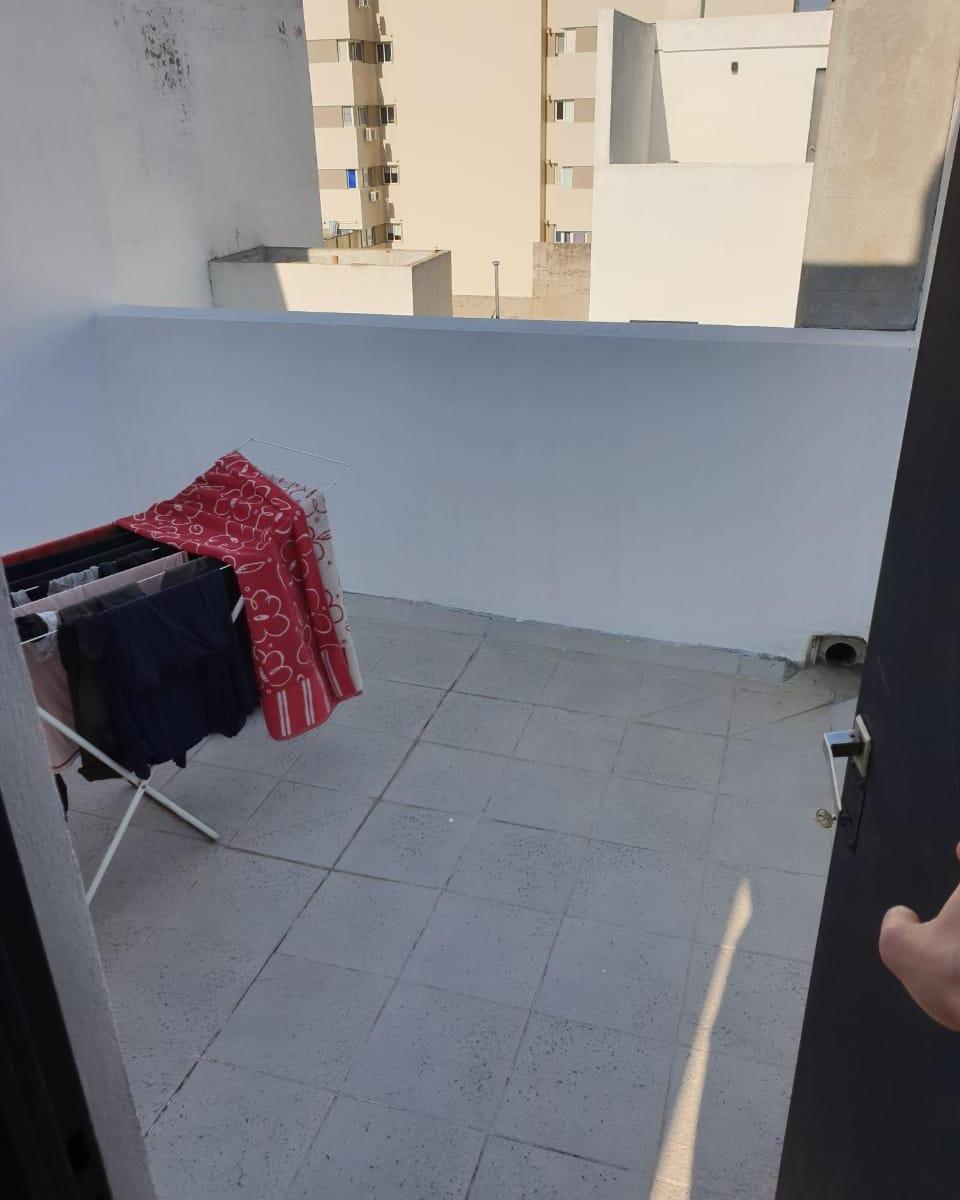 VENDO 2 DORMITORIOS TRIPLEX CON TERRAZA APTO BANCOR