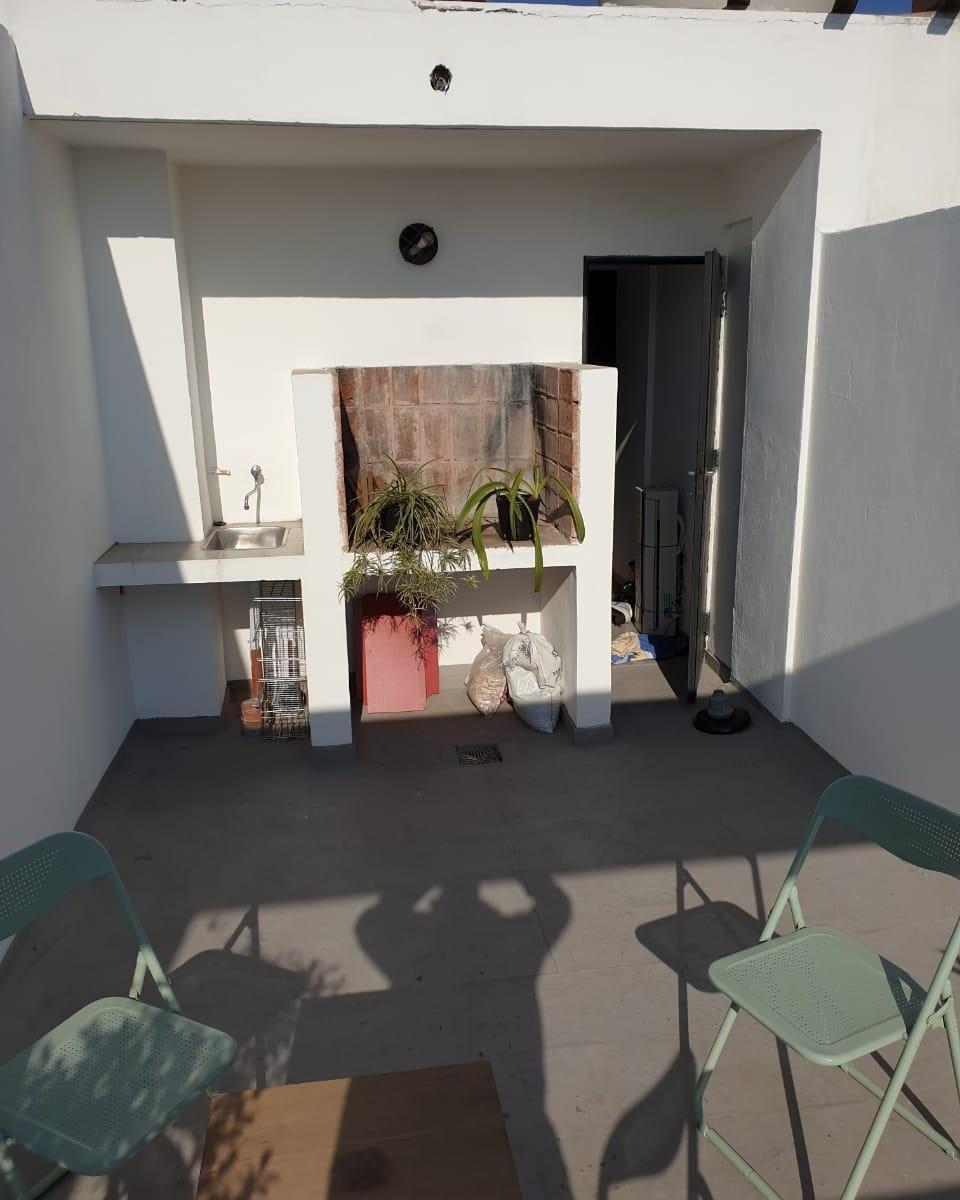 VENDO 2 DORMITORIOS TRIPLEX CON TERRAZA APTO BANCOR