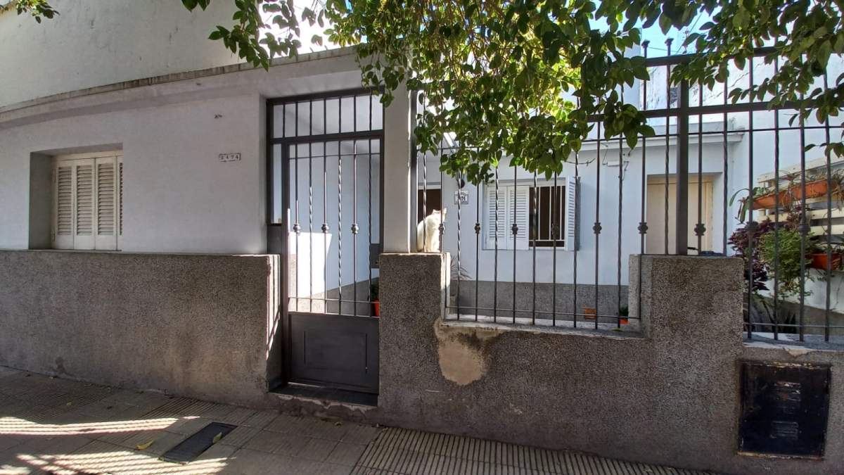 VENTA CASA DOS DORMITORIOS BARRIO MAIPU PRIMERA SECCION