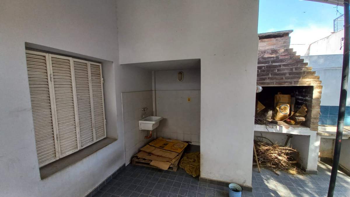 VENTA CASA DOS DORMITORIOS BARRIO MAIPU PRIMERA SECCION