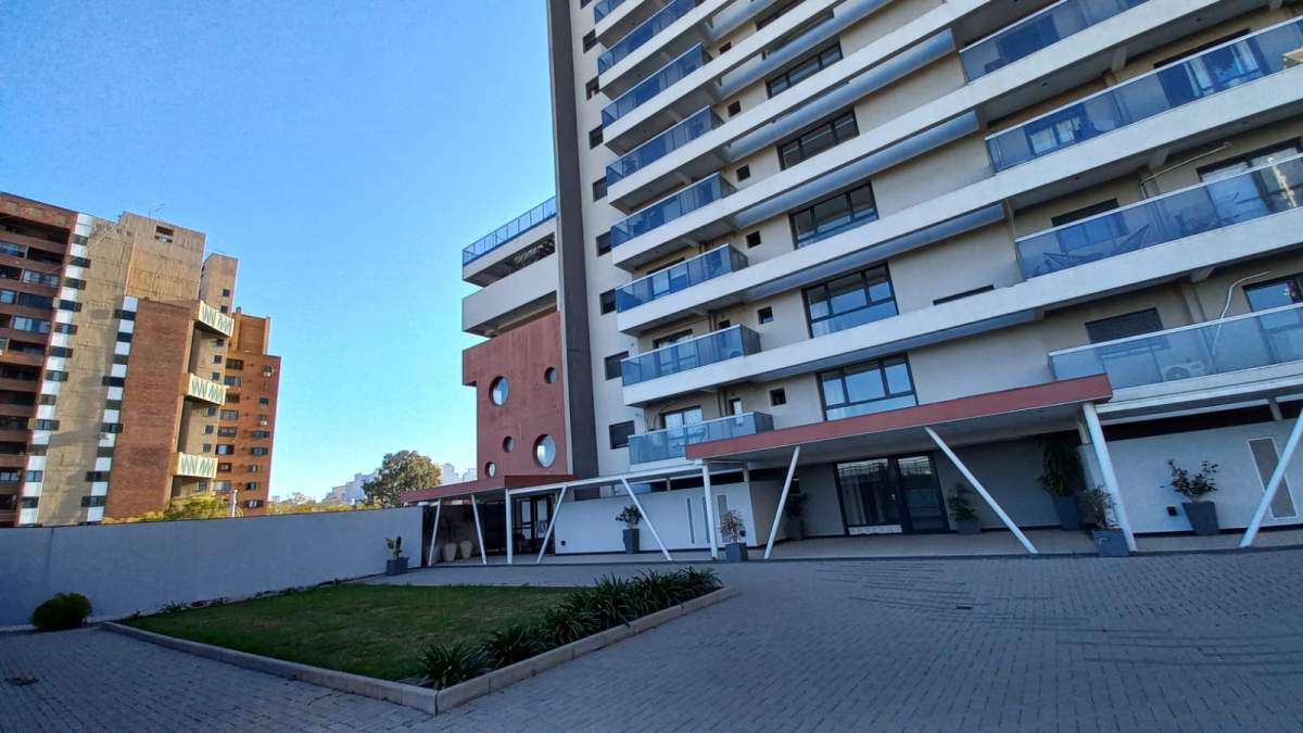 VENTA DEPARTAMENTO 2 DORMITORIOS CON COCHERA BARRIO ALBERDI COMPLEJO EL ALGARROBO