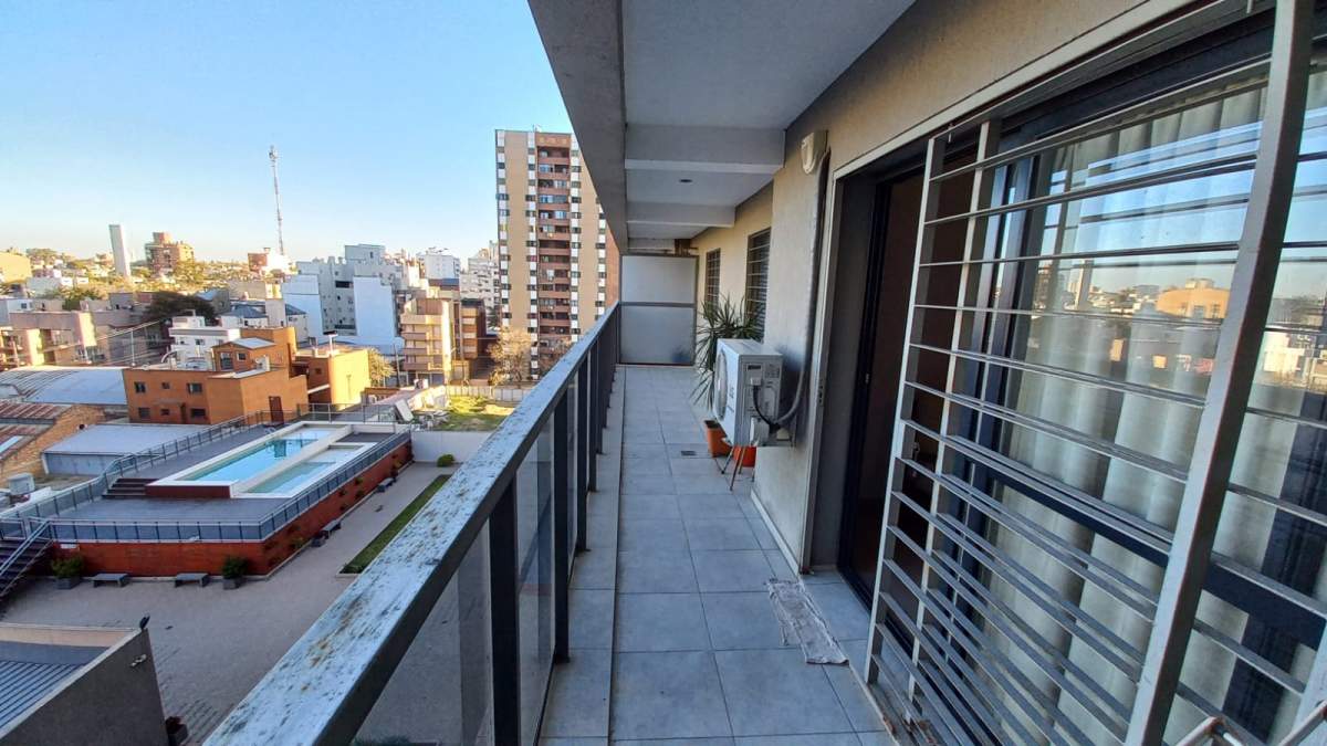 VENTA DEPARTAMENTO 2 DORMITORIOS CON COCHERA BARRIO ALBERDI COMPLEJO EL ALGARROBO