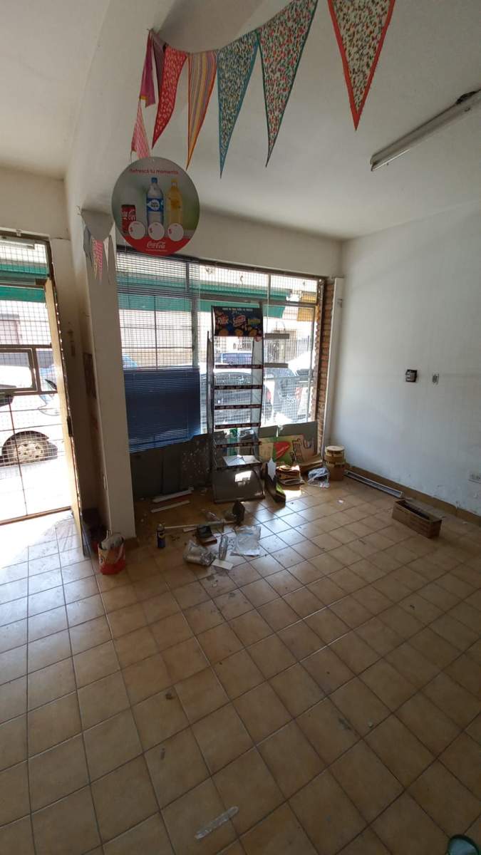 VENTA LOCAL COMERCIAL ABERDI CALLE CHACO ESQUINA DEAN FUNES