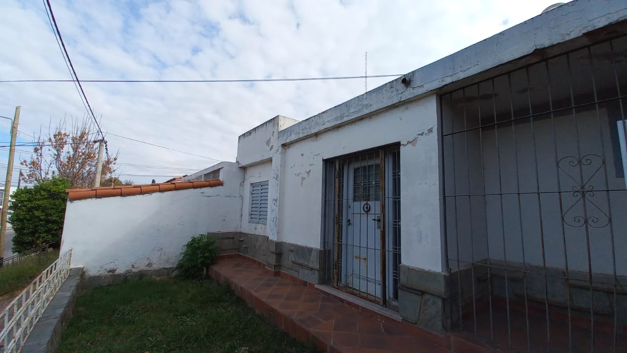 VENDO CASA EN RESIDENCIAL OLIVOS 4 DORMITORIOS