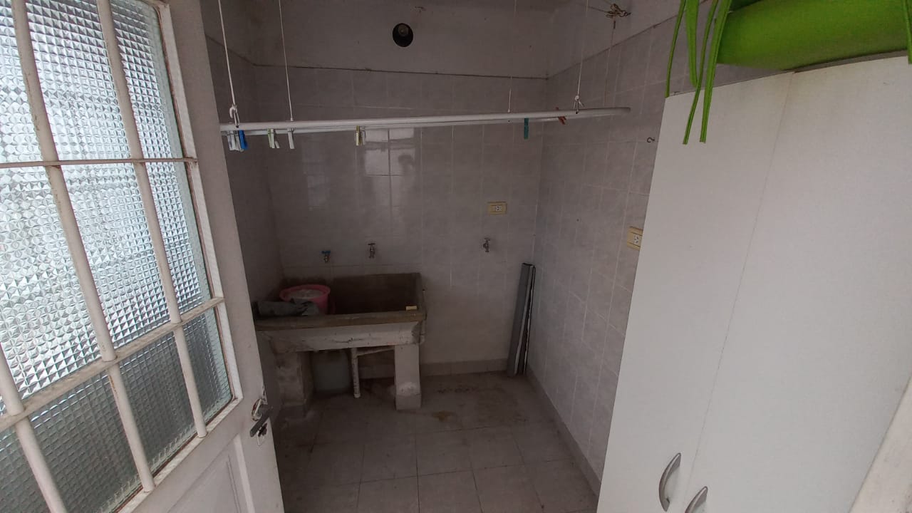 VENDO CASA EN RESIDENCIAL OLIVOS 4 DORMITORIOS