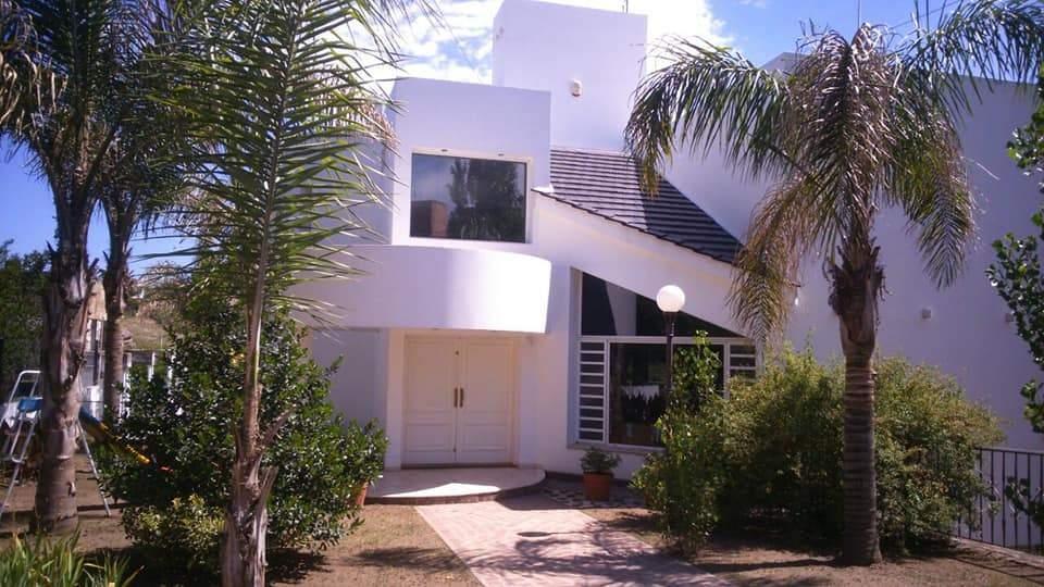 CASA EN VENTA 3 DORMITORIOS - VILLA DEL LAGO - CARLOS PAZ