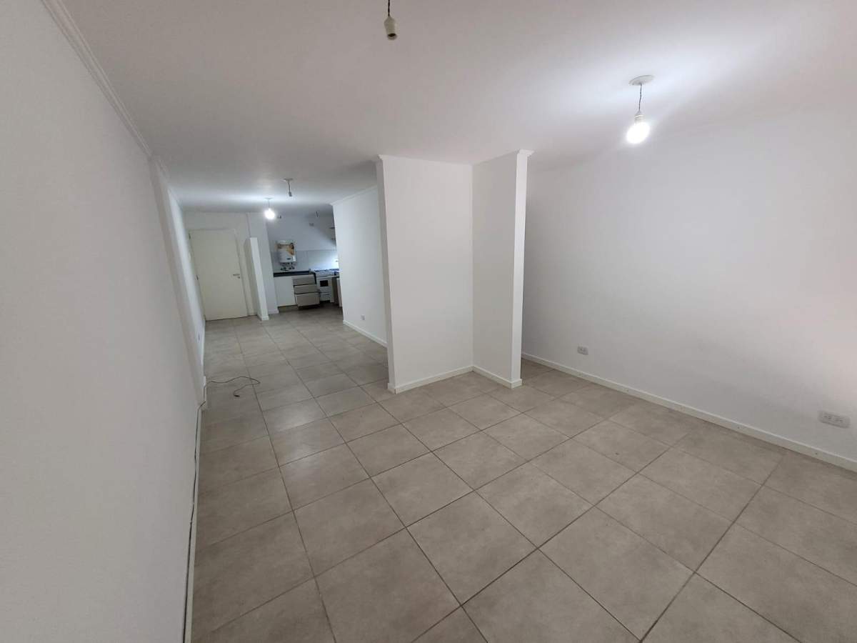DEPARTAMENTO A LA VENTA EN GUEMES