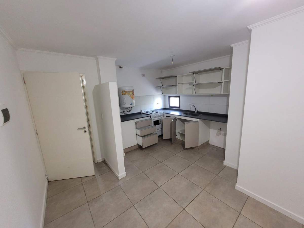 DEPARTAMENTO A LA VENTA EN GUEMES