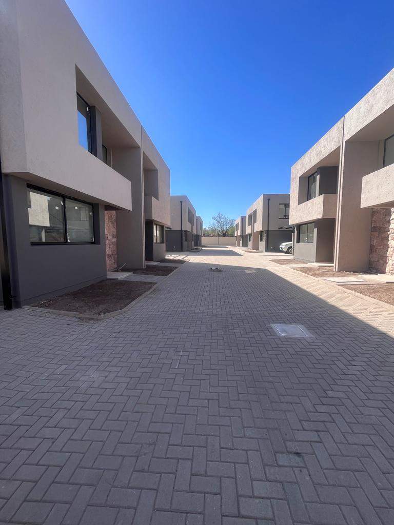 CASA EN VENTA -Housing Jardin Rivera-