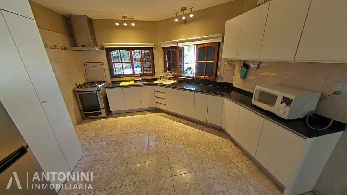 Dos Casas en Una en B° Alto Alberdi con Pileta y Quincho. Exc Zona