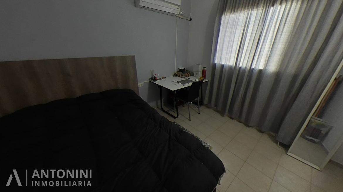 Dos Casas en Una en B° Alto Alberdi con Pileta y Quincho. Exc Zona