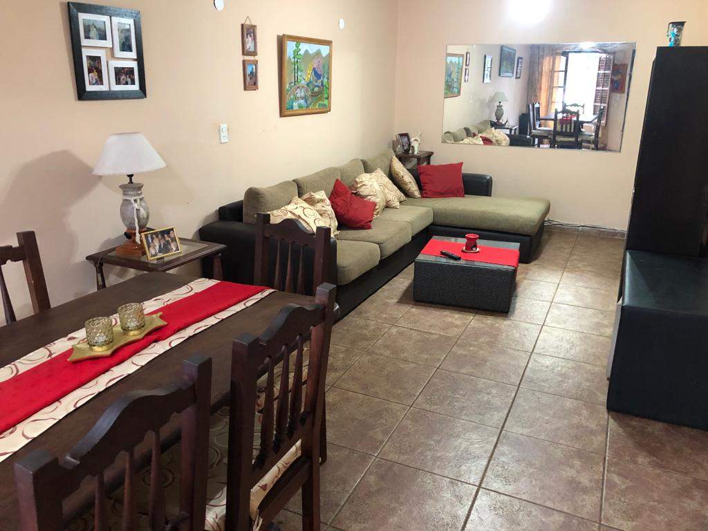 Dos Casas en Una en B° Alto Alberdi con Pileta y Quincho. Exc Zona