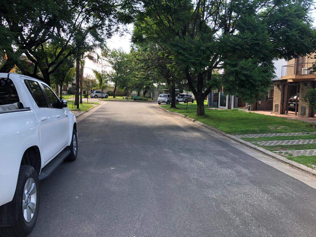 Dos Casas en Una en B° Alto Alberdi con Pileta y Quincho. Exc Zona