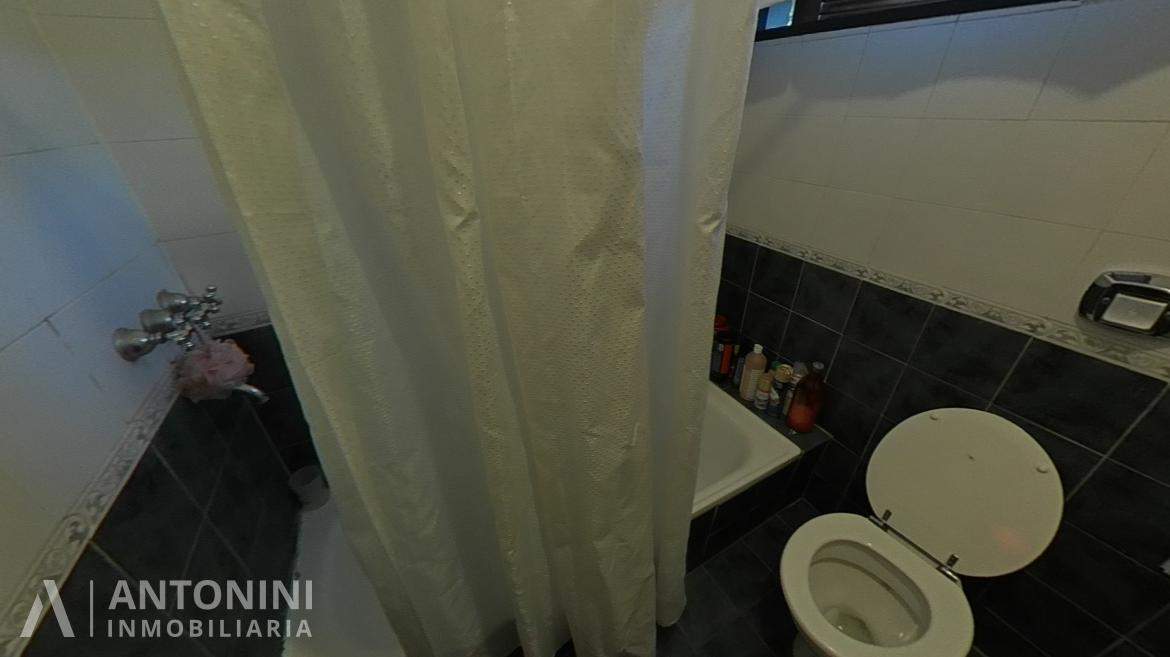 Dos Casas en Una en B° Alto Alberdi con Pileta y Quincho. Exc Zona