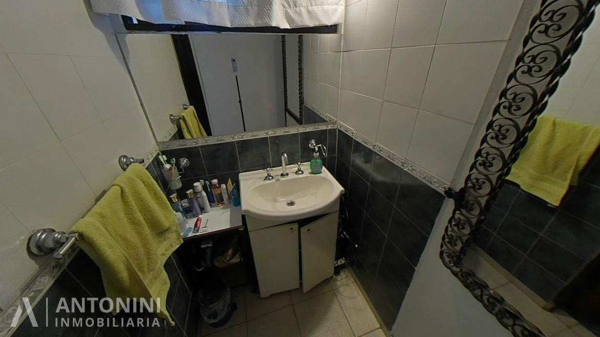 Dos Casas en Una en B° Alto Alberdi con Pileta y Quincho. Exc Zona