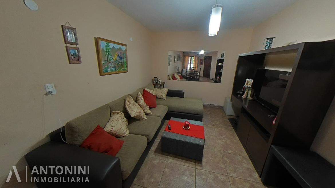 Dos Casas en Una en B° Alto Alberdi con Pileta y Quincho. Exc Zona