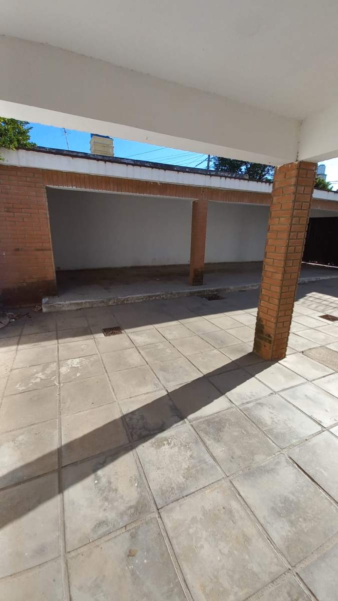 VENTA CASA 2 DORMITORIOS MAS LOCAL COMERCIAL BARRIO ALTAMIRA