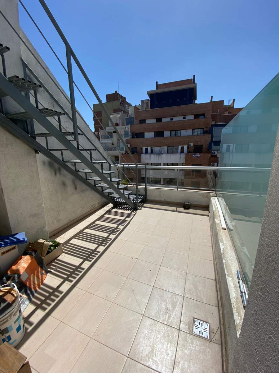 HERMOSO DEPARTAMENTO TIPO DUPLEX CON TERRAZA Y ASADOR PROPIO!!