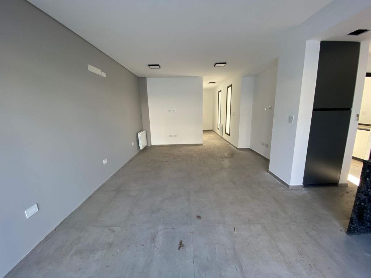 IMPECABLE DUPLEX LOMAS DE MANANTIALES