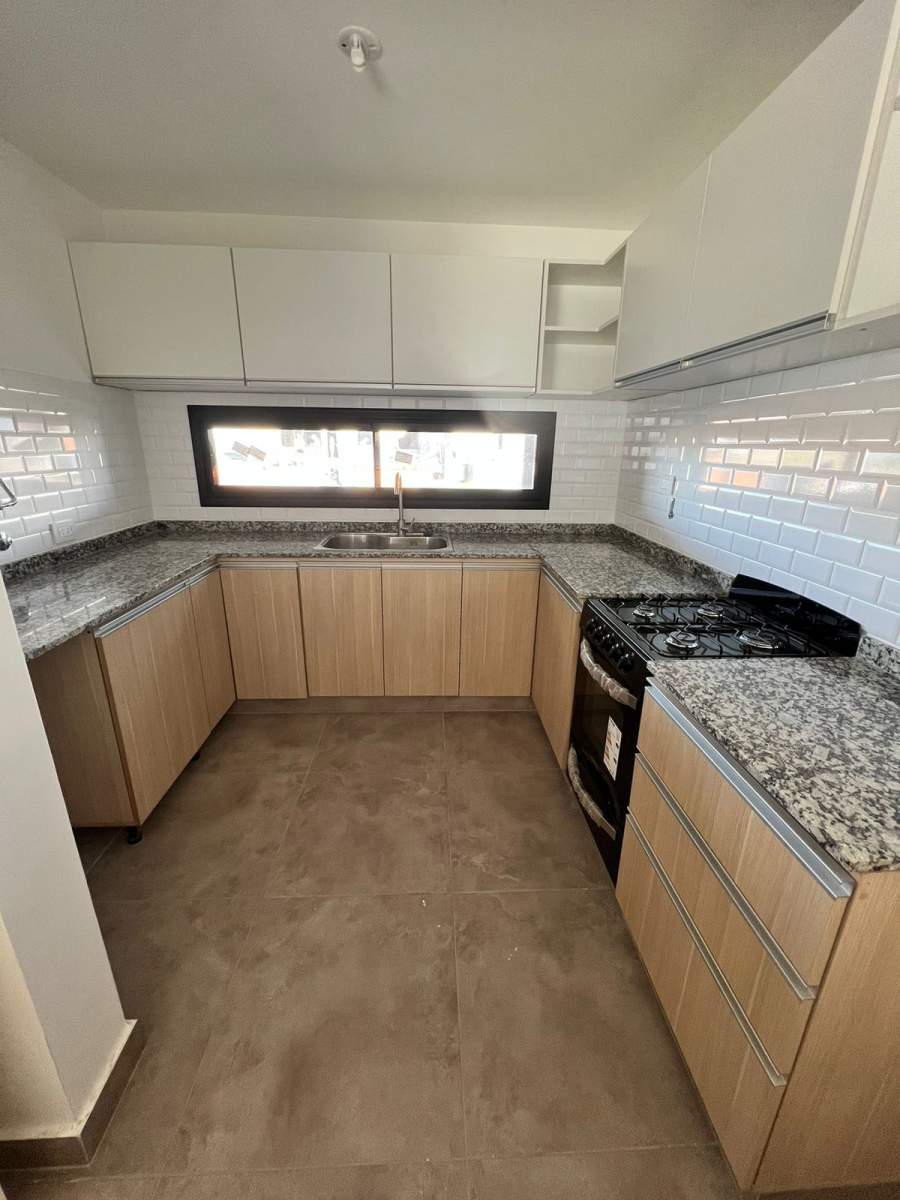 EXCELENTE DUPLEX PRADOS DE MANANTIALES