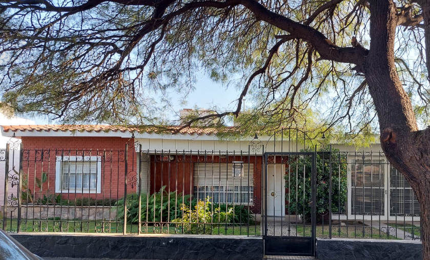 Casa venta 2 dormitorios Barrio Marques de Sobremonte