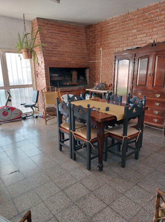 Casa venta 2 dormitorios Barrio Marques de Sobremonte