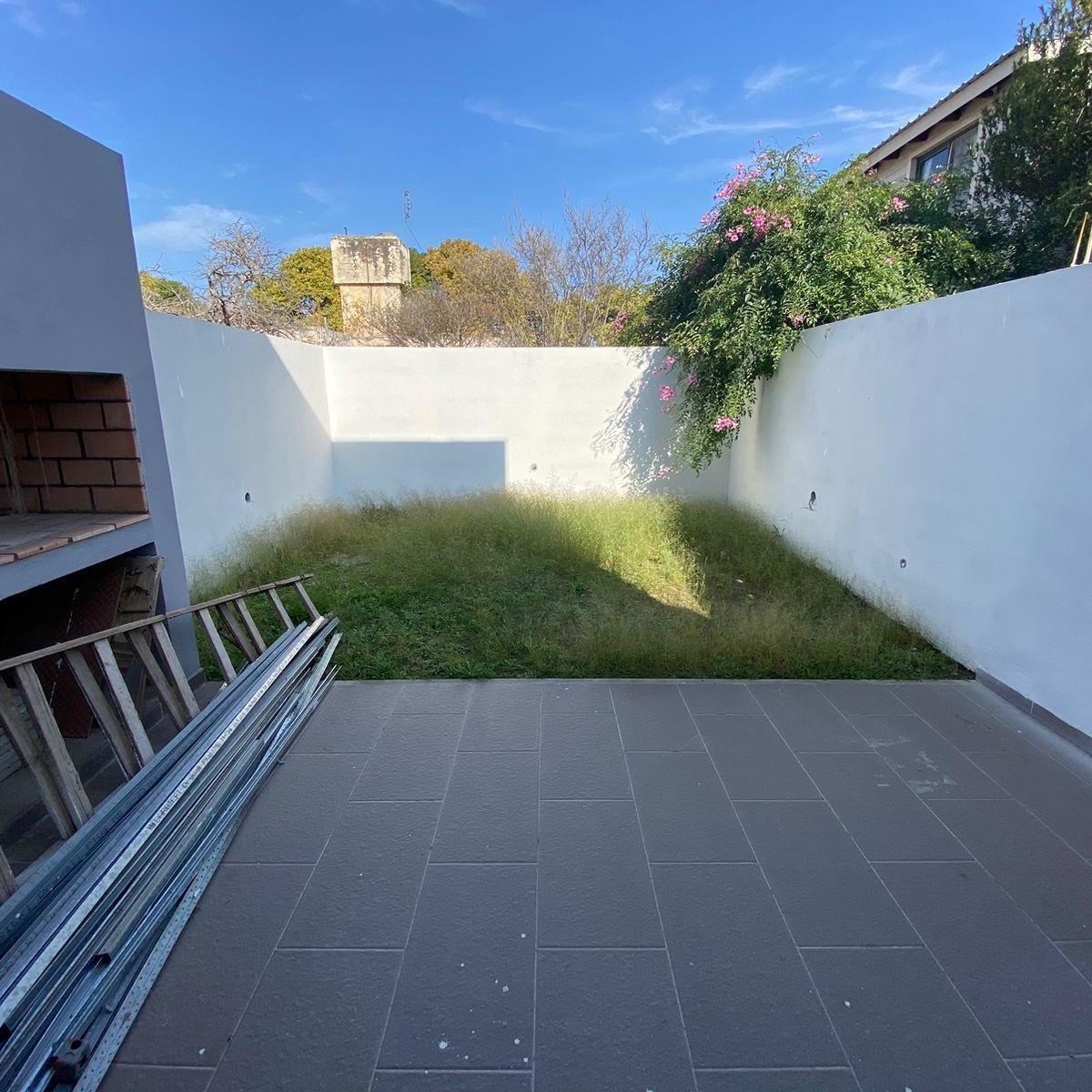 VENTA DÚPLEX 2 DORM 2 BAÑOS ASADOR Y COCHERA - MTS CBA SHOPPING