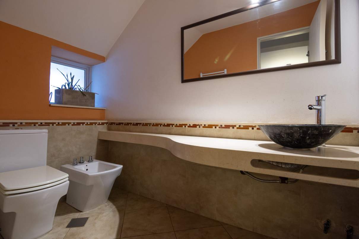 VENTA CASA EN URCA MODERNIZADA C- PILETA Y 3 DORM
