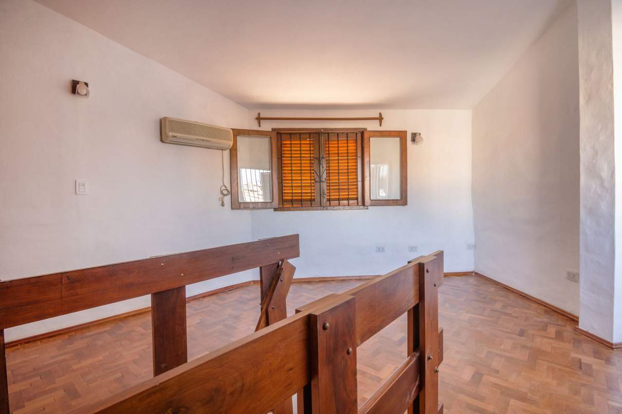 VENTA CASA 3 DOR. C- PILETA. B° CERRO DE LAS ROSAS