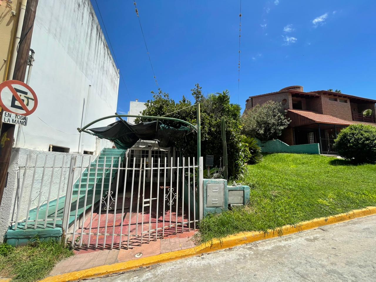 SE VENDE CASA CENTRICA EN VILLA CARLOS PAZ