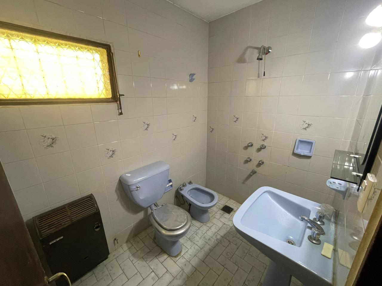 SE VENDE CASA CENTRICA EN VILLA CARLOS PAZ