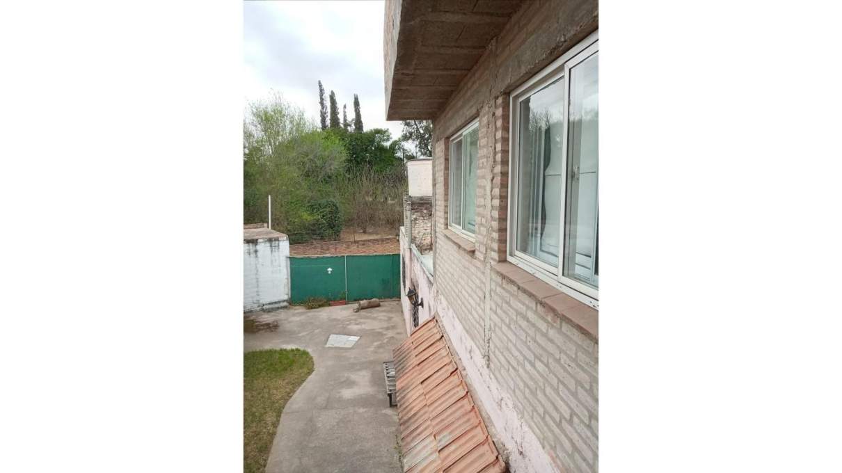 CASA  DEPTO EN VENTA SOBRE RICARDO ROJAS (ARGELLO)