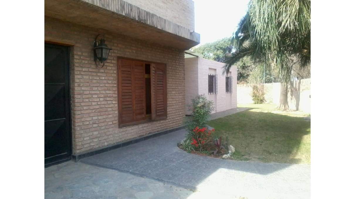 CASA  DEPTO EN VENTA SOBRE RICARDO ROJAS (ARGELLO)