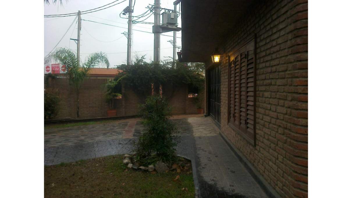 CASA  DEPTO EN VENTA SOBRE RICARDO ROJAS (ARGELLO)