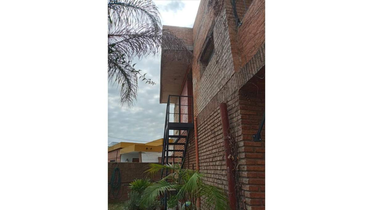 CASA  DEPTO EN VENTA SOBRE RICARDO ROJAS (ARGELLO)