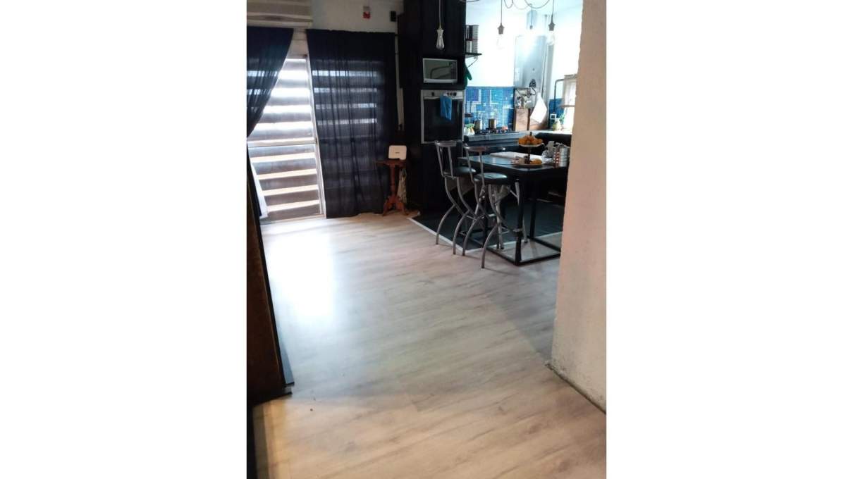 CASA  DEPTO EN VENTA SOBRE RICARDO ROJAS (ARGELLO)