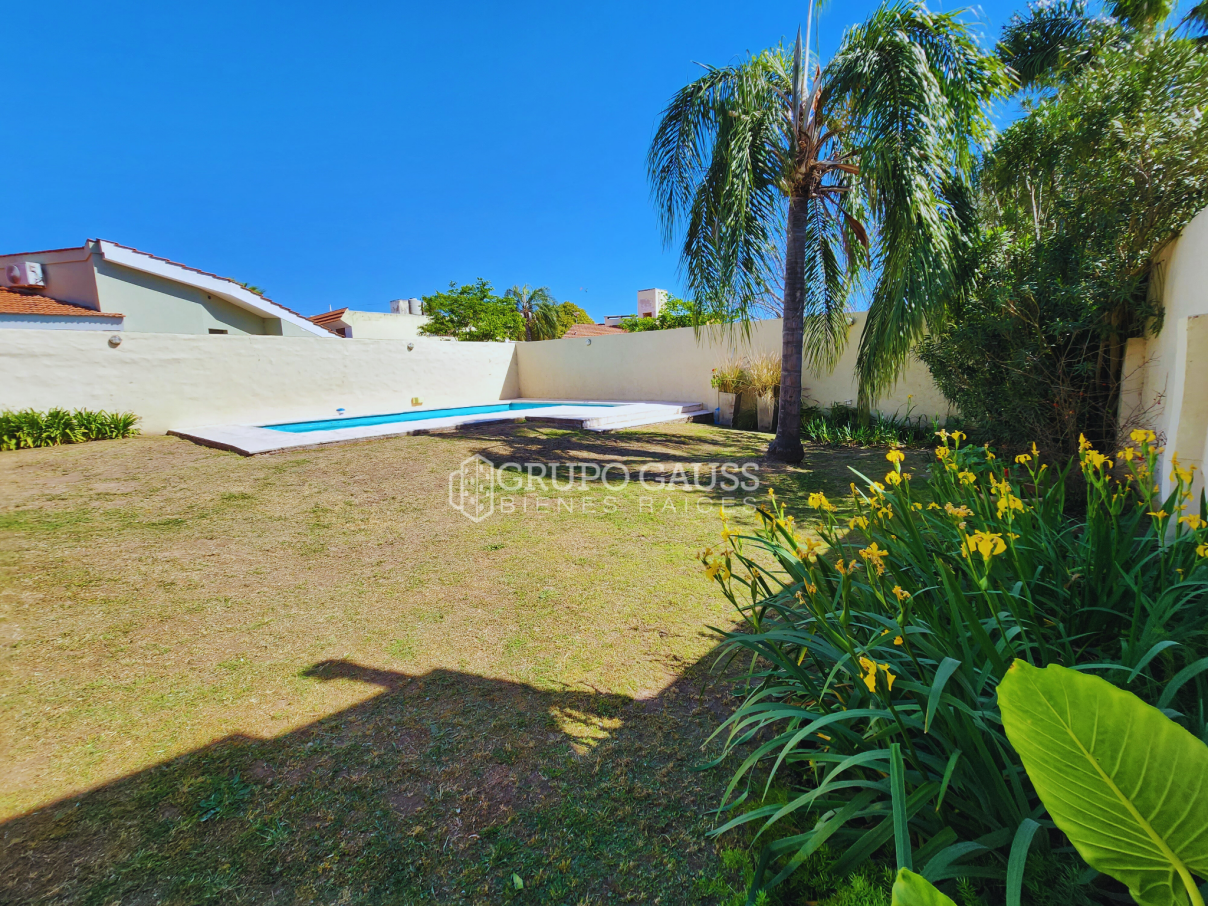 CASA EN VENTA EN GRANJA DE FUNES