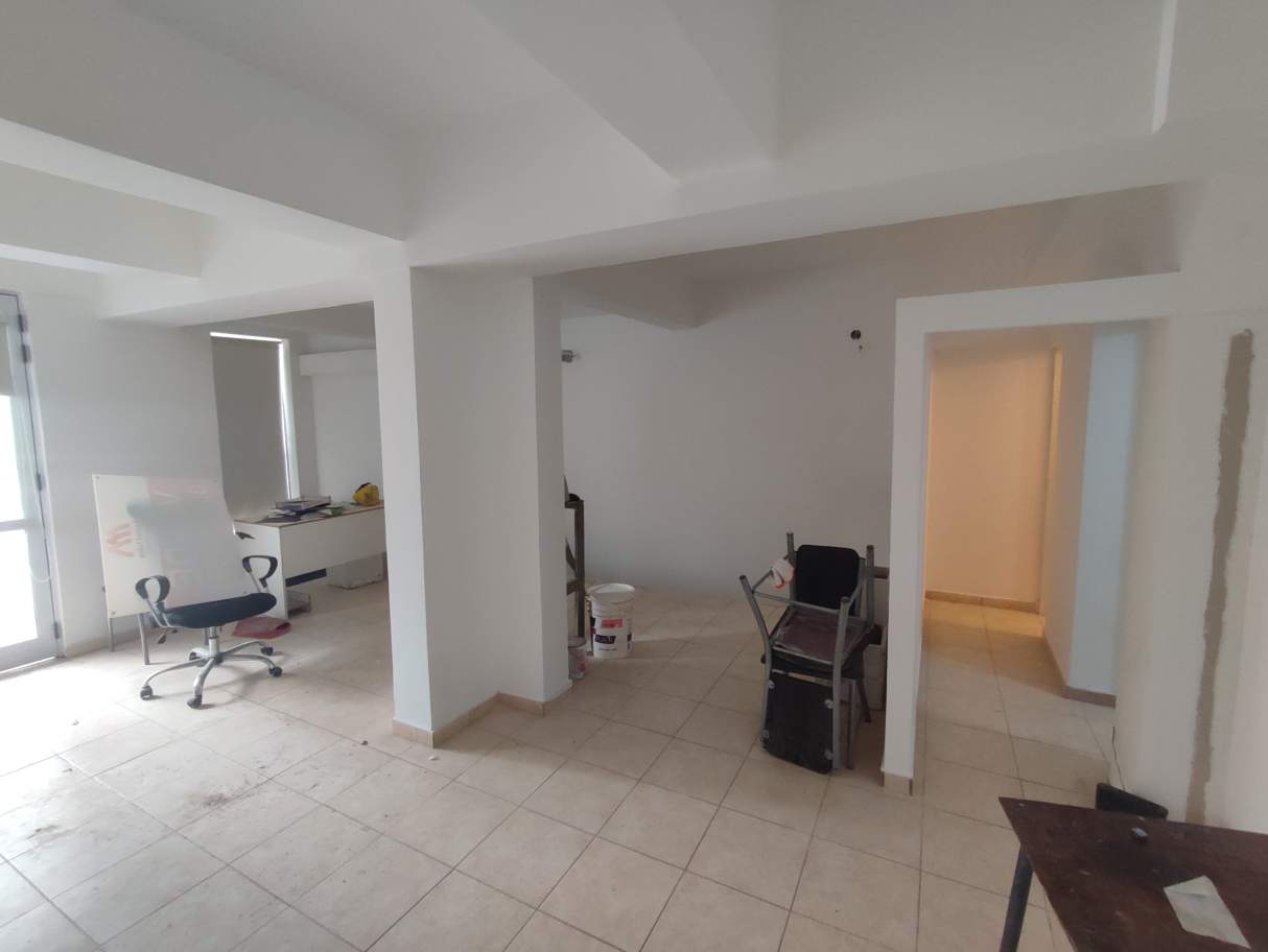 EXCELENTE LOCAL COMERCIAL - NUEVA CORDOBA