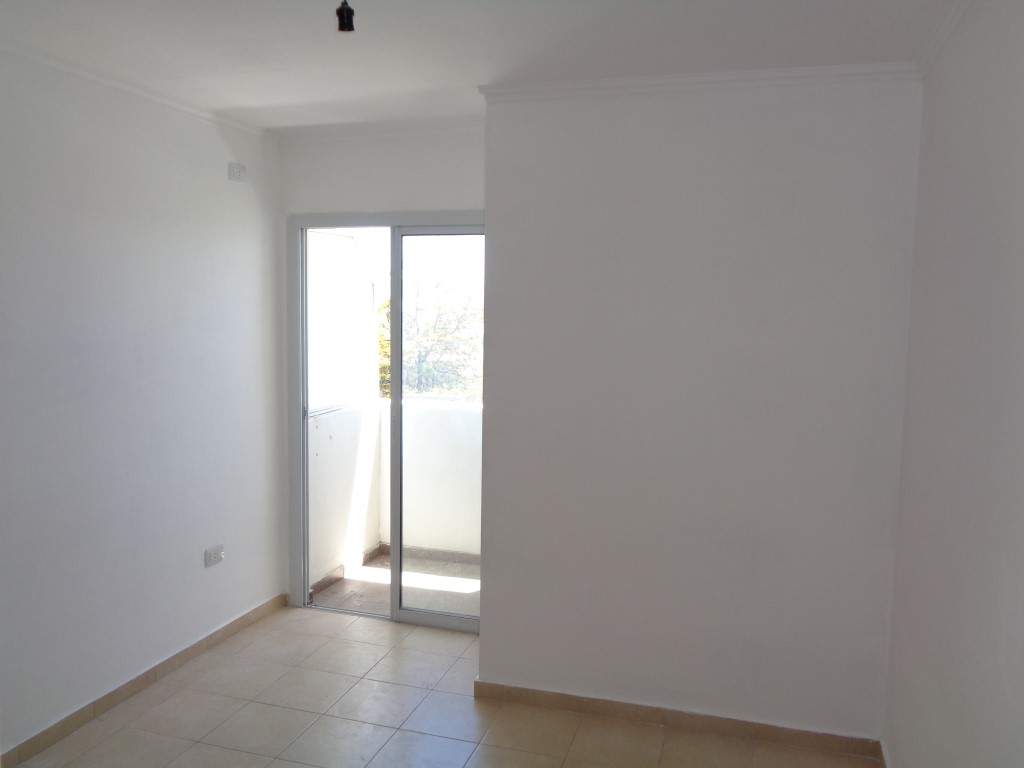 ¡¡Excelente Oportunidad!! - B° San Martín - Departamento Externo de 1 Dormitorio Amplio y Luminoso c