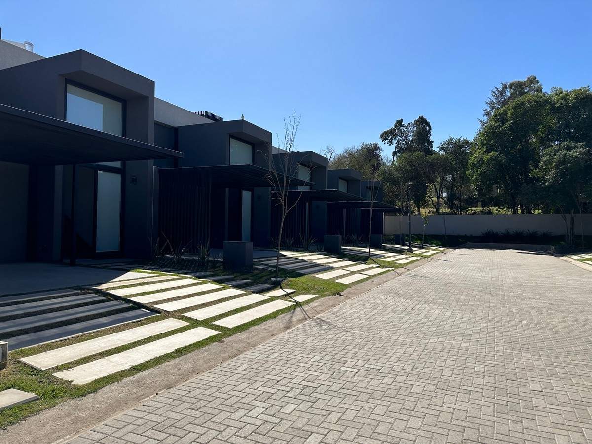 Casas en Venta en CUÑATAÍ Belgrano | Housing Villa Belgrano