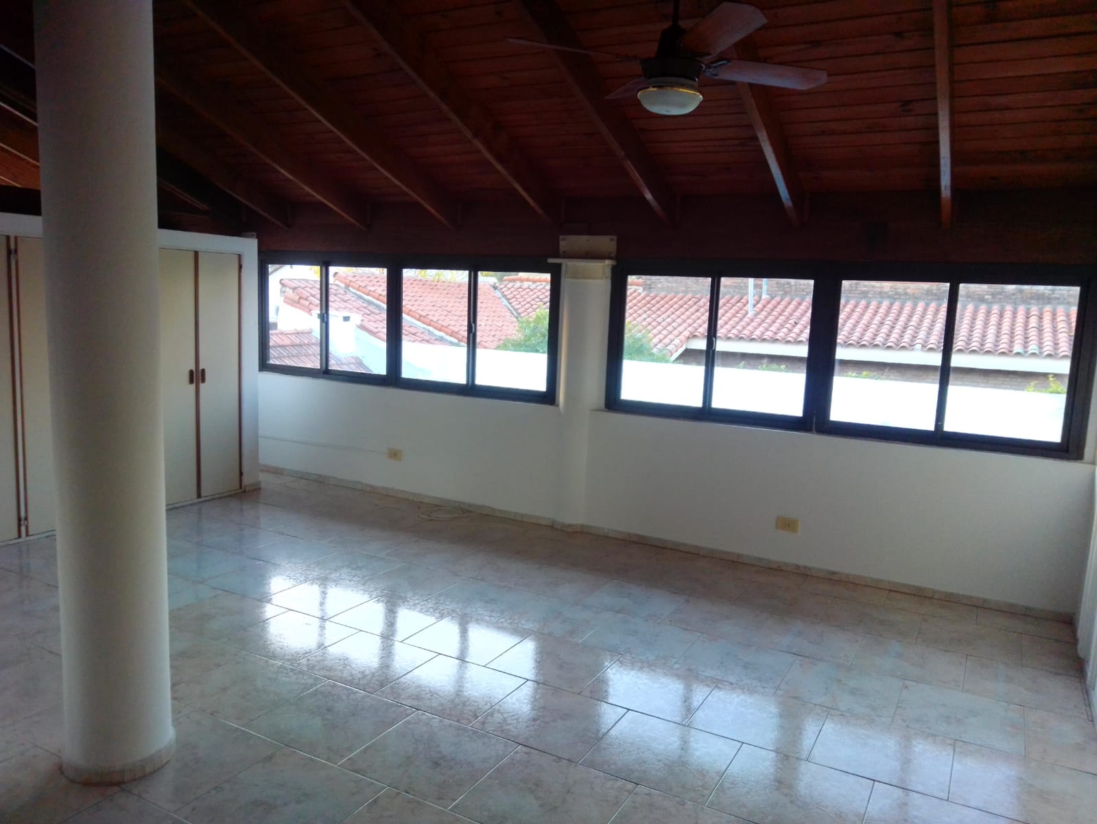 Villa Belgrano 4 dorm 3 baños Pileta Esctirura excelente entorno