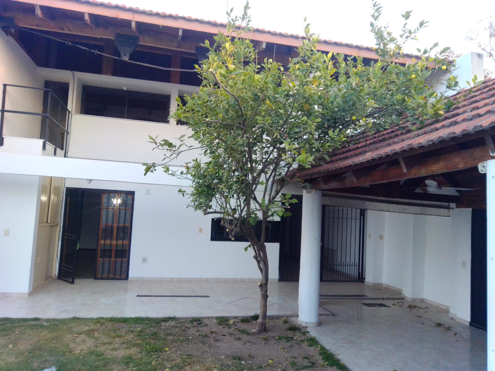 Villa Belgrano 4 dorm 3 baños Pileta Esctirura excelente entorno